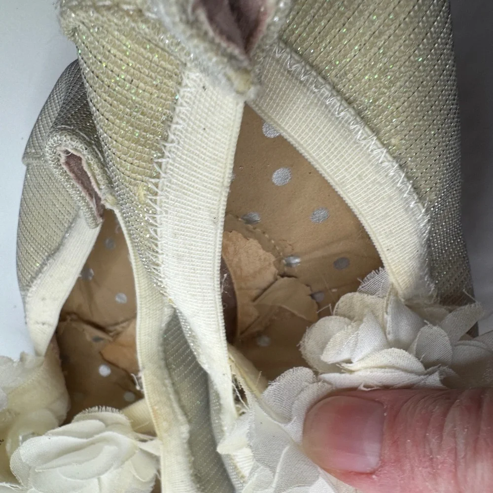 Cat & Jack Toddler Girls Size 10 Cream Floral Ballet Flats